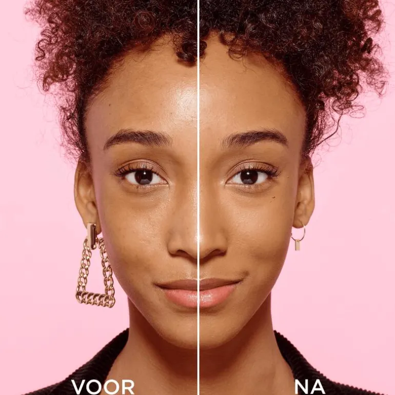 L'Oréal Paris Infaillible 24H Fresh Wear Foundation in a Powder 220 Sand