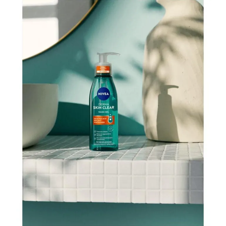 NIVEA Derma Skin Clear Washgel Onzuivere Huid 150 ML