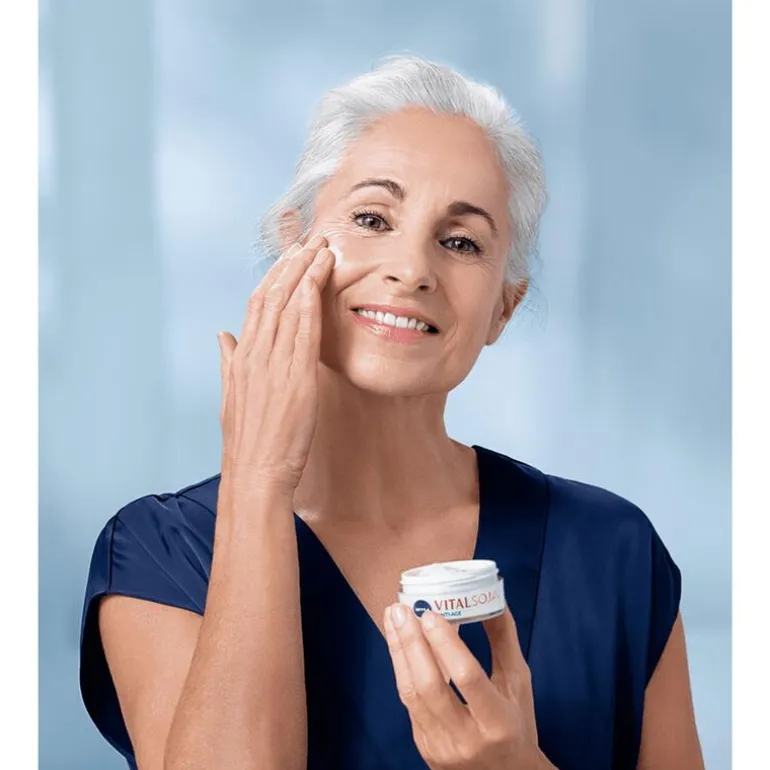NIVEA Vital Soja Verstevigende Dagcrème SPF 30 Oudere Huid 50 ML