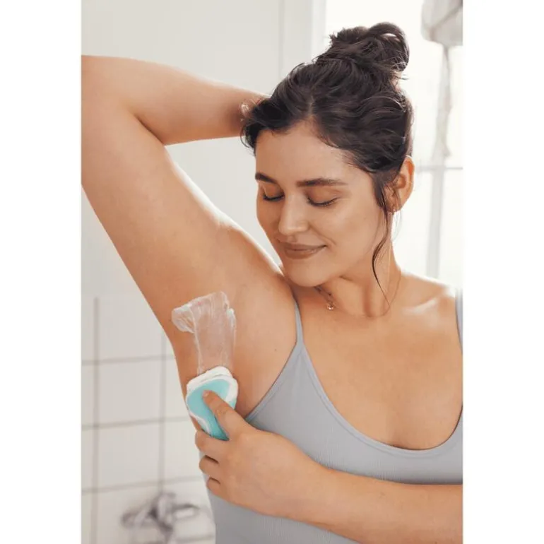 Wilkinson Sword Intuition Sensitive Care Scheerapparaat 1+1 gratis navulmesje